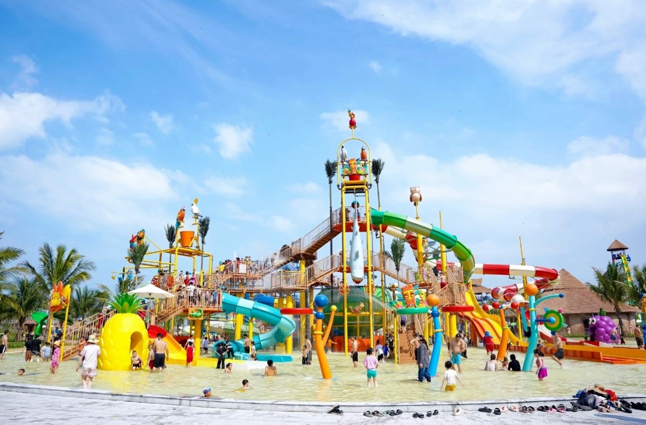 Toàn cảnh Công viên nước VinWonders Cửa Hội nhìn từ trên cao