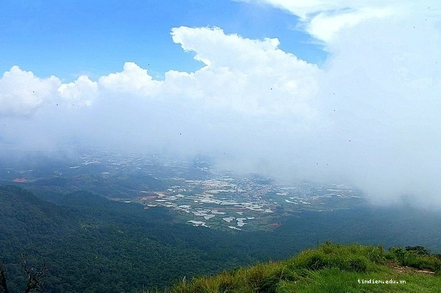 Toàn cảnh Đà Lạt nhìn từ đỉnh Langbiang