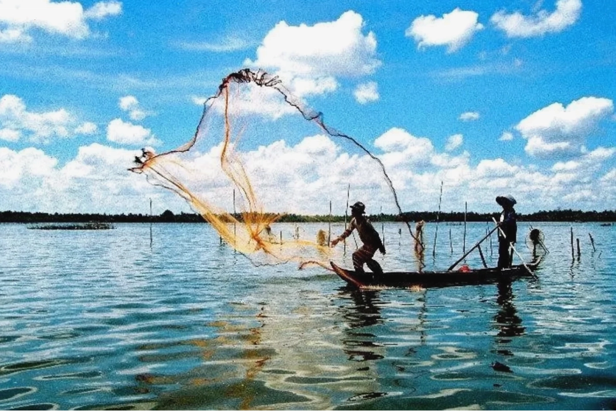 Toàn cảnh Hồ Biển Lạc từ trên cao