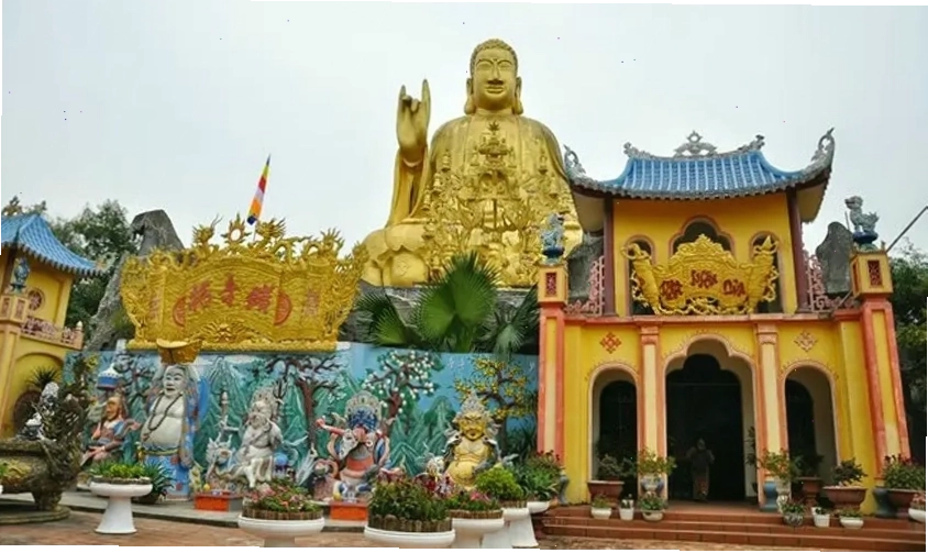Toàn cảnh Hồ Núi Cốc nhìn từ trên cao
