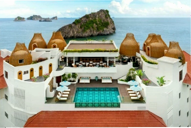 Toàn cảnh Hotel Perle d’Orient Mgallery Cát Bà nhìn từ trên cao