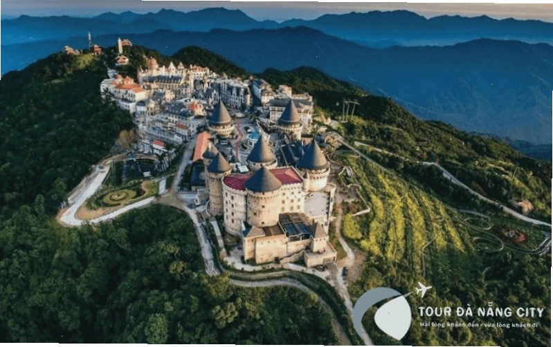 Toàn cảnh khu du lịch Bà Nà Hills