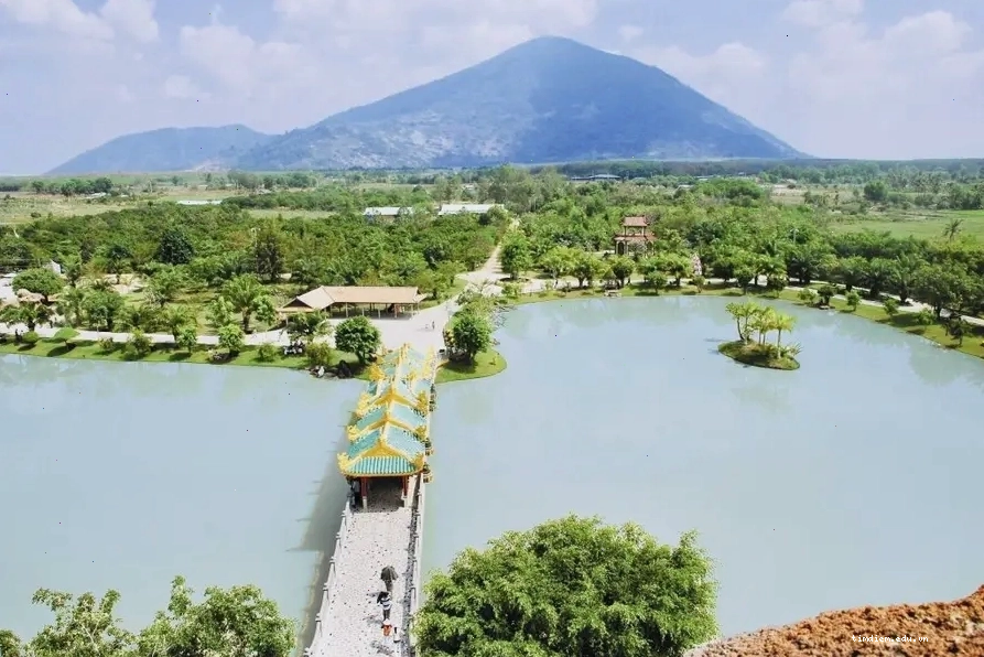 Toàn cảnh Khu Du Lịch Long Điền Sơn nhìn từ trên cao