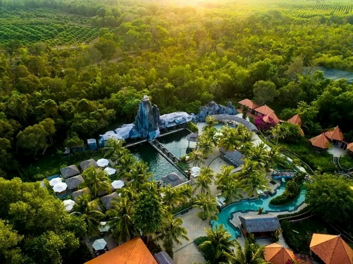 Toàn cảnh khu du lịch suối nước nóng Bình Châu nhìn từ trên cao