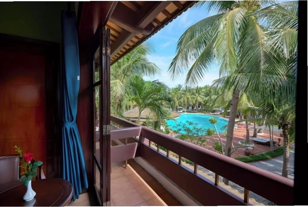 Toàn cảnh Lăng Cô Beach Resort nhìn từ trên cao