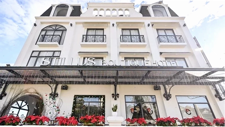 Toàn cảnh Stillus Boutique Hotel Đà Lạt nhìn từ xa