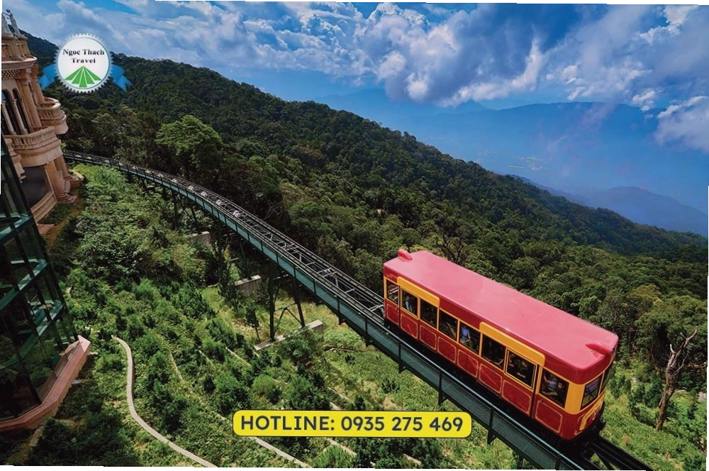 Toàn cảnh tàu hỏa leo núi Bà Nà Hills nhìn từ trên cao