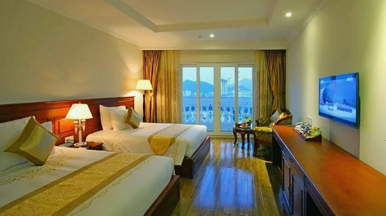 Toàn cảnh thành phố Nha Trang nhìn từ Khách sạn Palace