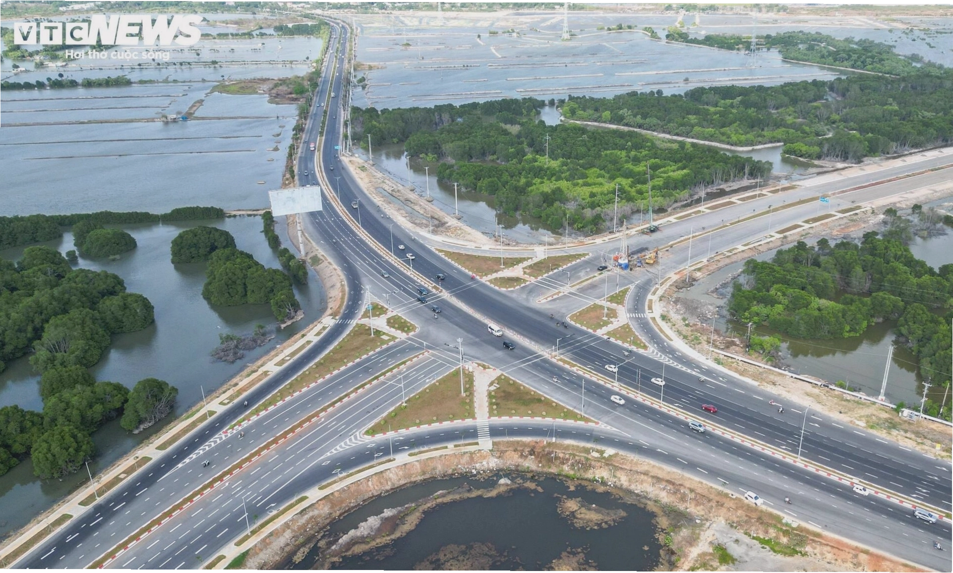 Toàn cảnh tuyến đường ven biển 77km nối Vũng Tàu và Bình Thuận