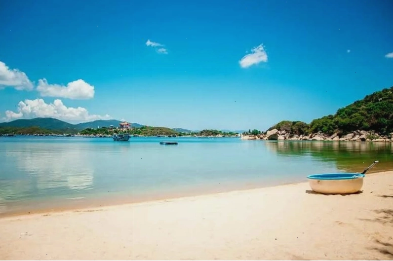 Toàn cảnh Vịnh Vân Phong nhìn từ trên cao