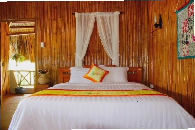 Tổng quan Casa Beach Resort với bãi biển xanh mát