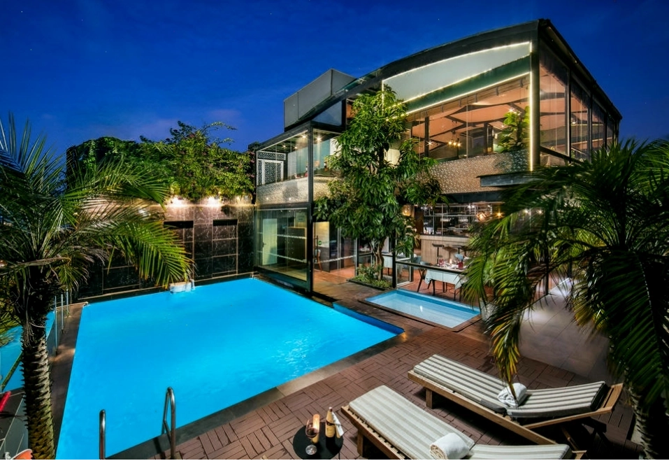 Tổng quan Khách sạn La Casa Hà Nội nhìn từ bên ngoài