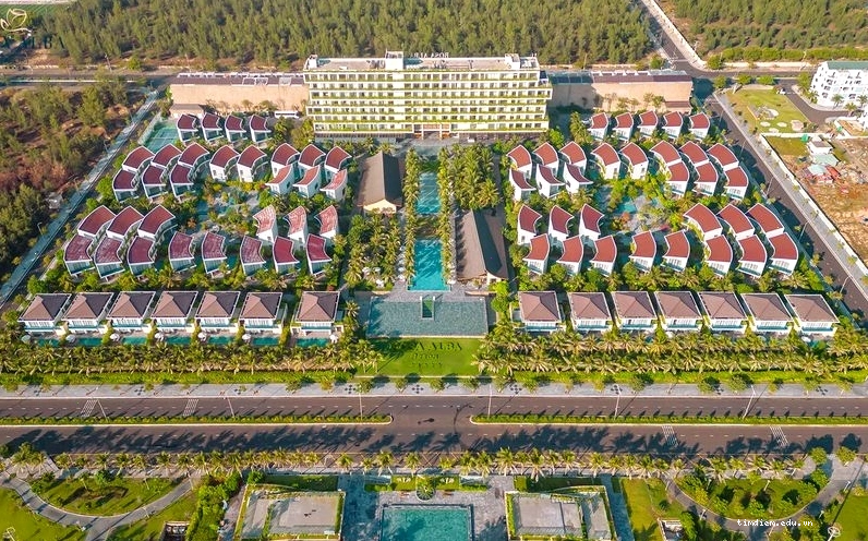 Tổng quan khu nghỉ dưỡng Rosa Alba Resort & Villas Tuy Hoa nhìn từ trên cao