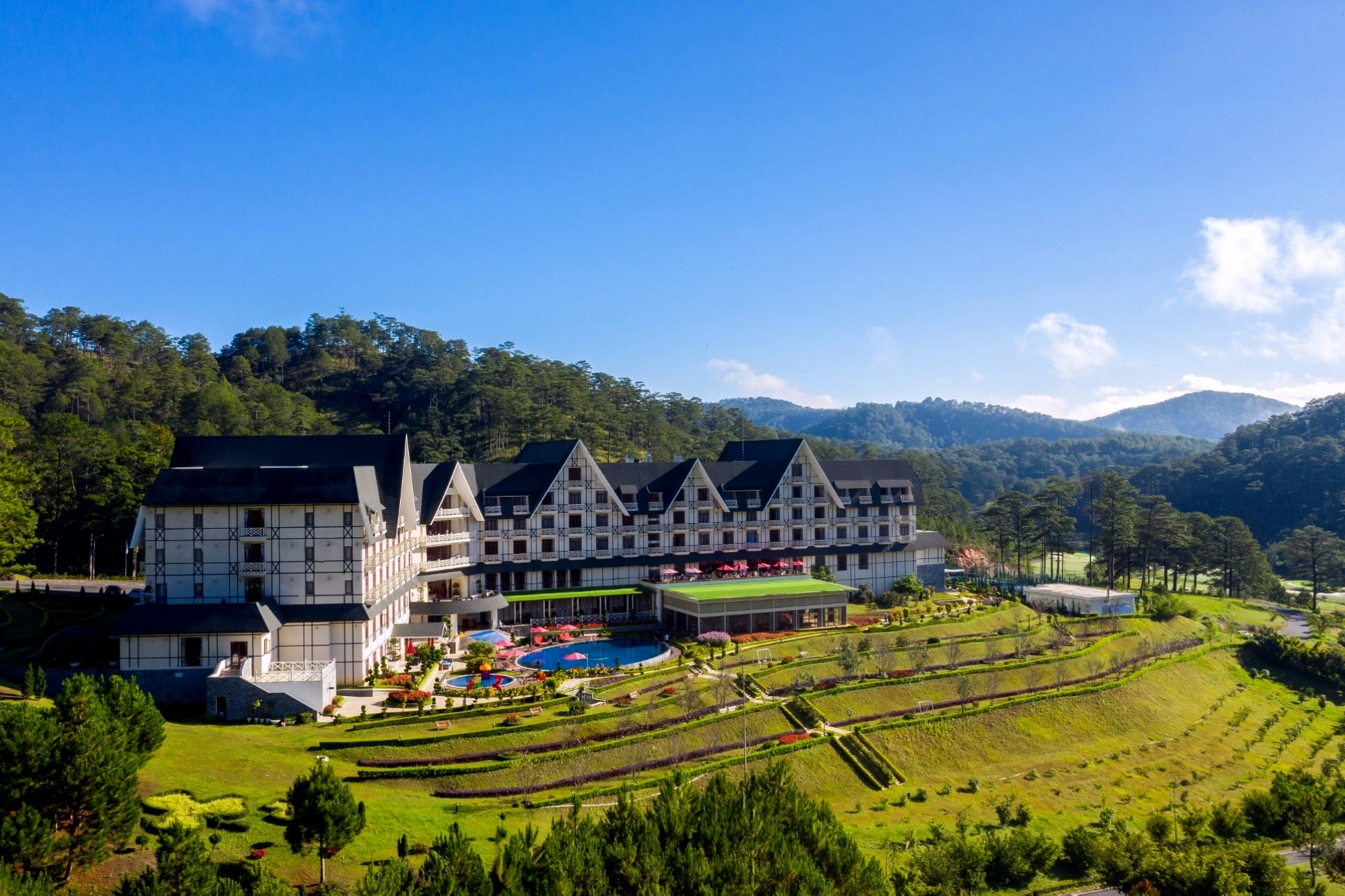 Tổng quan khu nghỉ dưỡng Sam Tuyền Lâm Resort