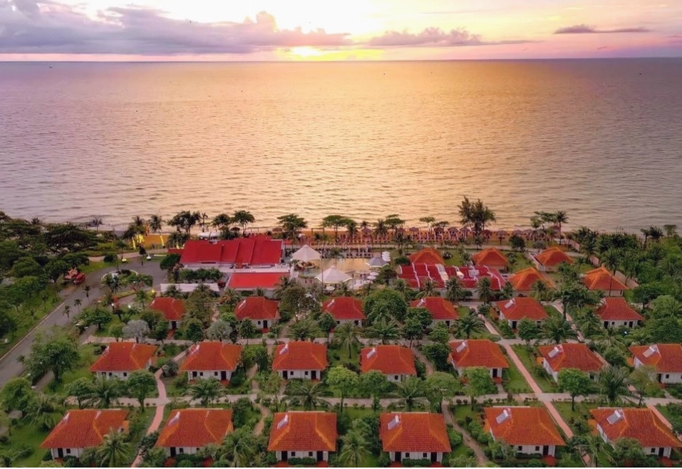 Tổng quan Mercury Phú Quốc Resort & Villas với khuôn viên xanh mát