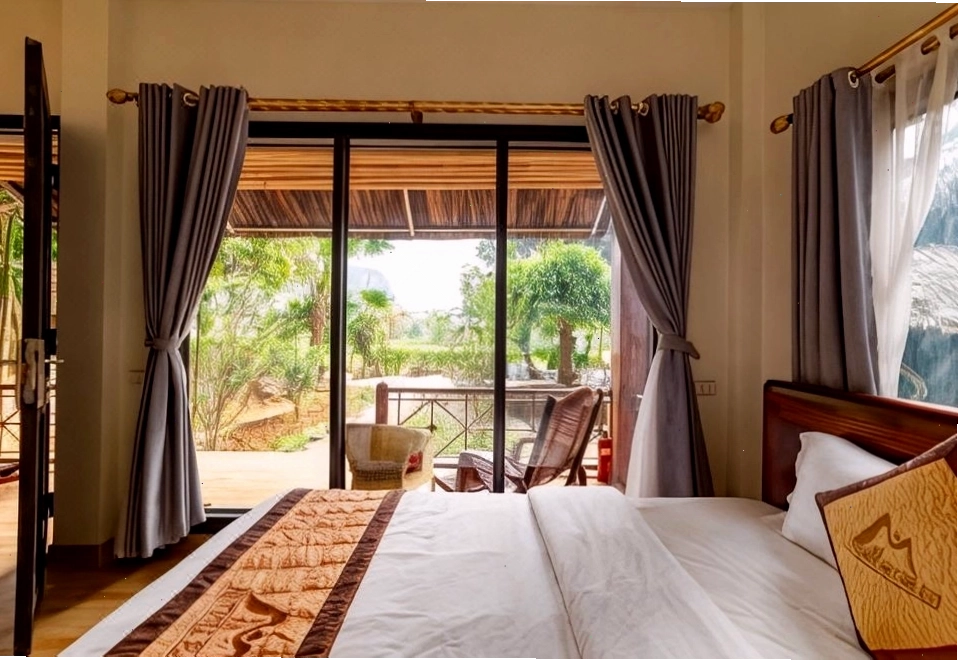Tổng quan về Mai Chau Sunrise Village với khung cảnh yên bình