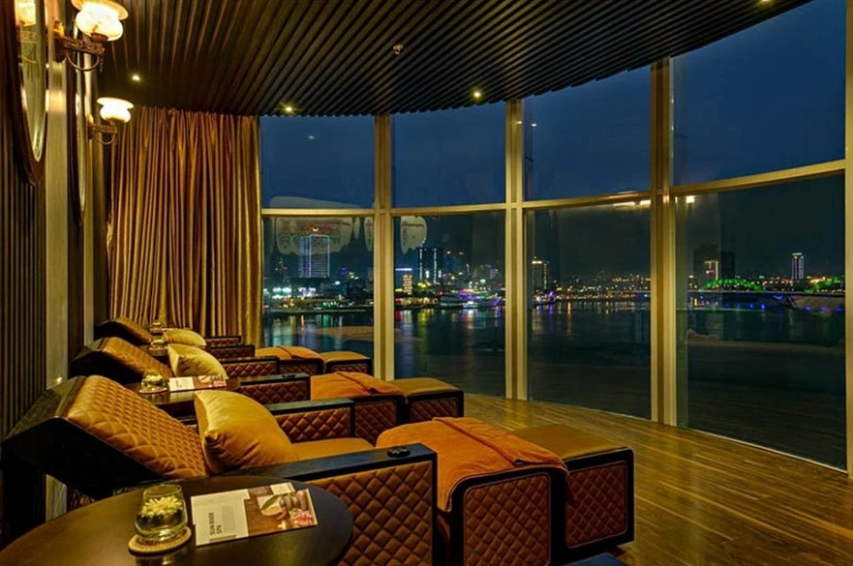 Top 10 Khách Sạn Đường Bạch Đằng Đà Nẵng View Sông Hàn Đáng Trải Nghiệm