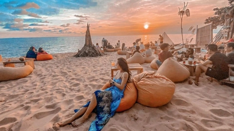 Top Quán Cafe Đẹp Ở Phú Quốc: Trải Nghiệm View Biển Tuyệt Đỉnh