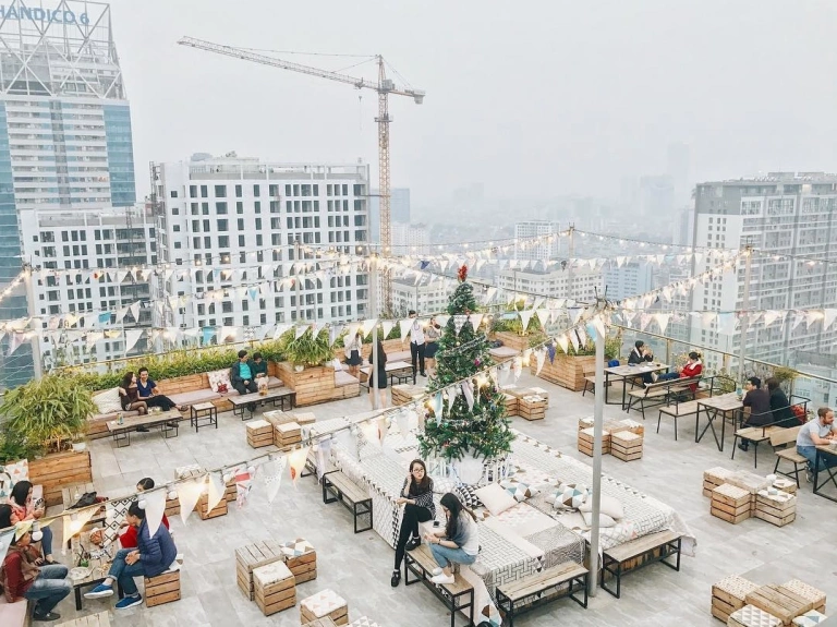 Top Quán Cafe Sân Thượng Ở Hà Nội Với View Ngắm Cảnh Đẹp Tuyệt Vời