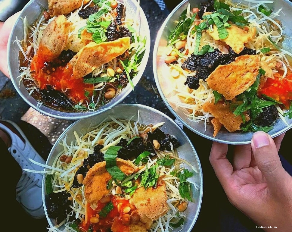 Trải nghiệm ẩm thực phong phú với các quán ăn gần công viên Lê Văn Tám khi đến tham quan và vui chơi tại đây