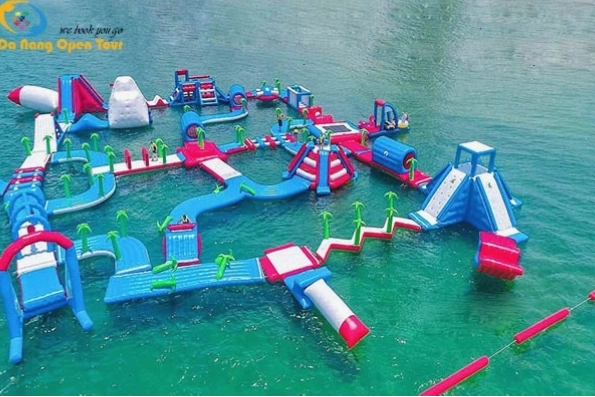 Trải nghiệm các trò chơi hấp dẫn trên phao nổi tại Công viên Cá Voi Đà Nẵng