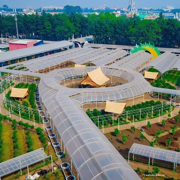 Trải nghiệm các trò chơi mạo hiểm tại Suối Tiên