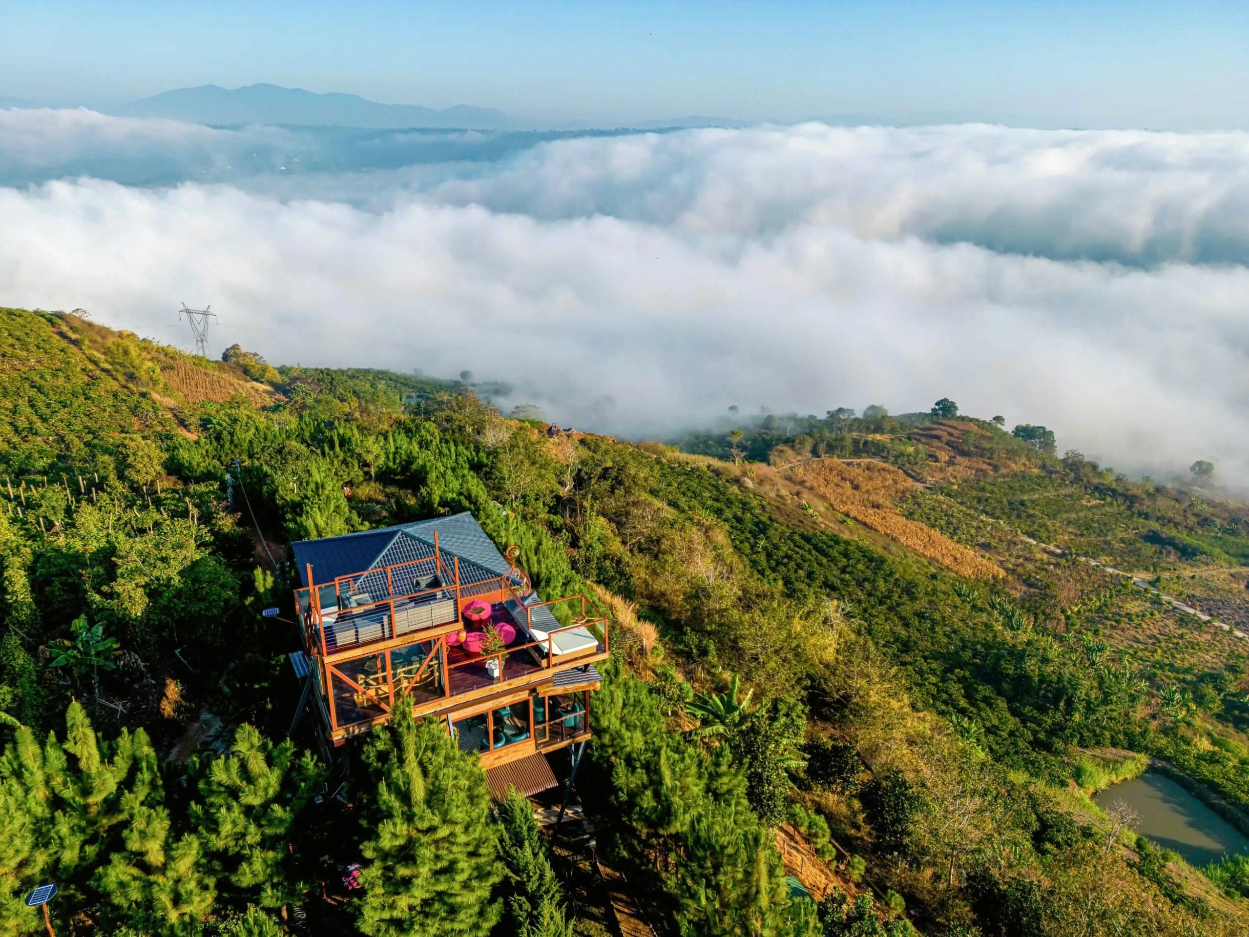 Trải nghiệm đáng nhớ với view núi rừng tại Hilltop Valley Bungalow