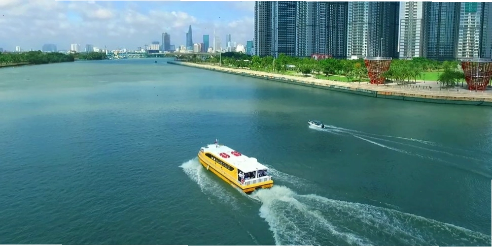 Trải nghiệm đi Water Bus từ Công viên Bến Bạch Đằng