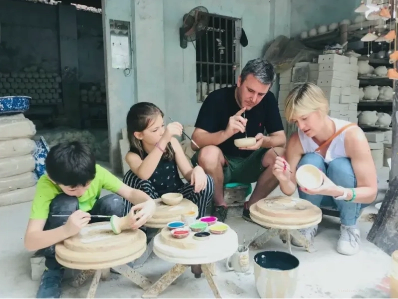 Trải nghiệm làm gốm tại Làng gốm Bát Tràng