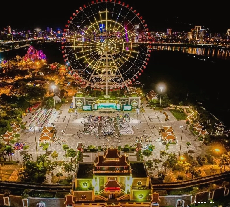 Trải nghiệm ngắm nhìn Đà Nẵng từ trên cao với vé vòng quay Sun Wheel Công viên Châu Á