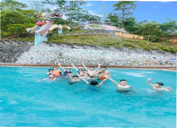 Trải nghiệm tắm khoáng nóng tại bồn ở Khu du lịch Suối khoáng Mỹ Lâm