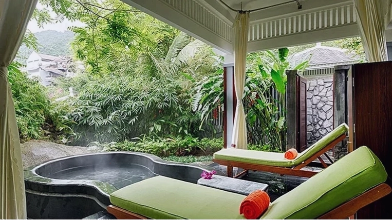 Trải nghiệm tắm Onsen tại Bungalow riêng tư