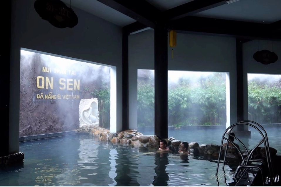 Trải nghiệm tắm onsen tại khu du lịch Núi Thần Tài Đà Nẵng