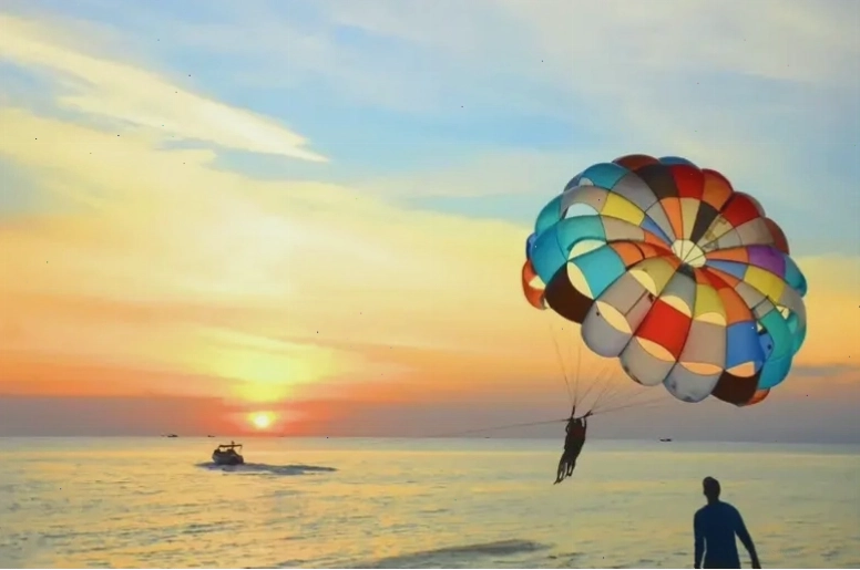 Trải nghiệm thể thao biển tại Sunset Sanato
