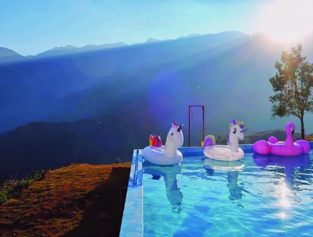 Trải nghiệm thư giãn tại bể bơi vô cực Secret Garden Sapa
