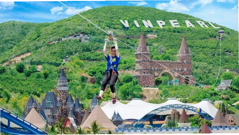 Trải nghiệm Trượt Zipline tại VinWonders Nha Trang