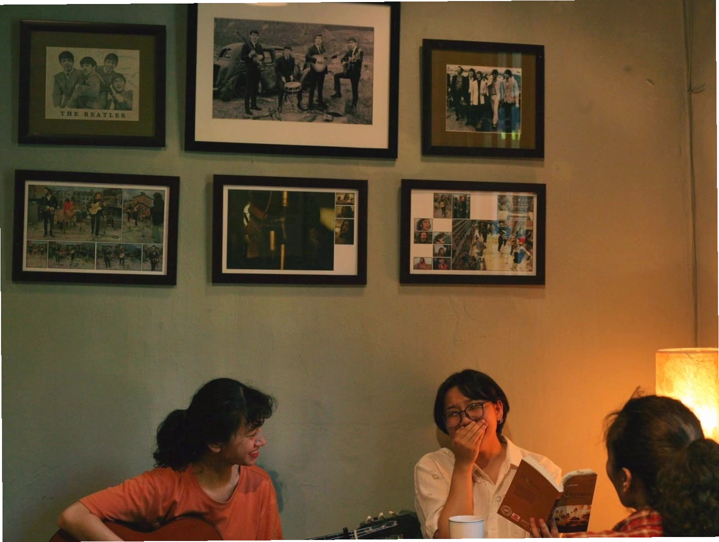 Tranquil Book & Coffee với không gian đọc sách yên tĩnh