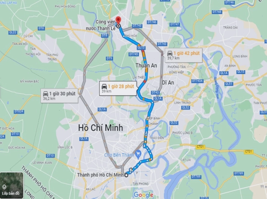 Trẻ em vui chơi tại khu vực nước của công viên nước Thanh Lễ