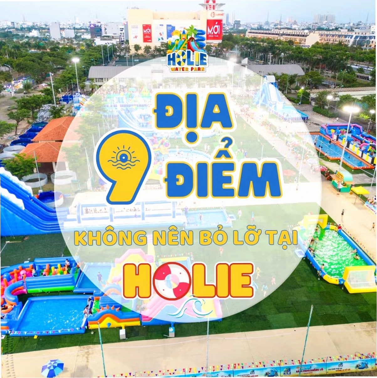 Trẻ em vui chơi tại khu vực Thế giới kẹo ngọt ở Holie Water Park