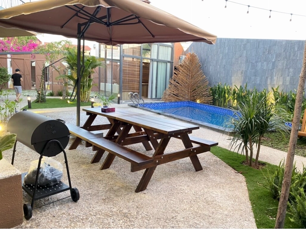 Trẻ em vui đùa tại khu vui chơi trong nhà của resort