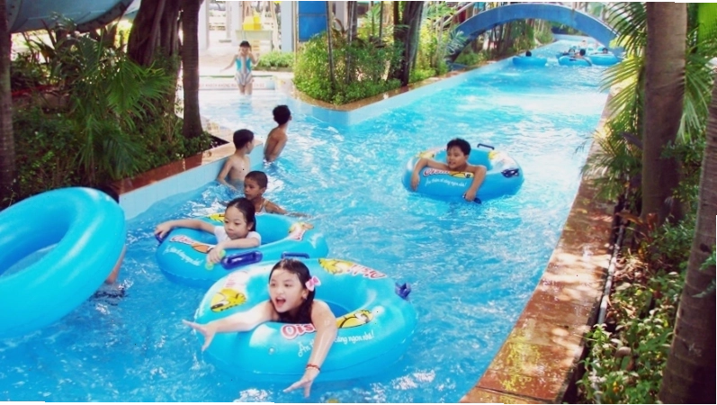 Trò chơi Kamikaze tại Công viên Nước Đầm Sen