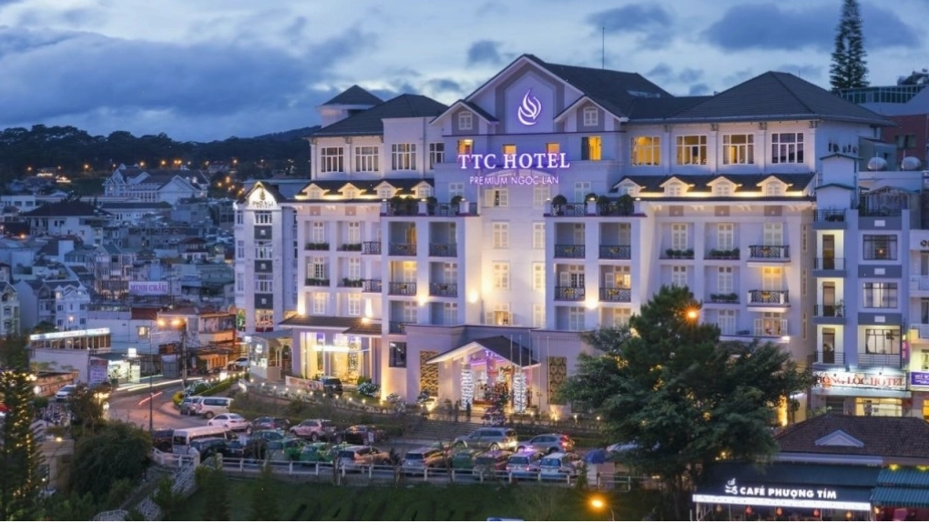 TTC Hotel Ngọc Lan, một khách sạn 4 sao sang trọng nhìn ra Hồ Xuân Hương