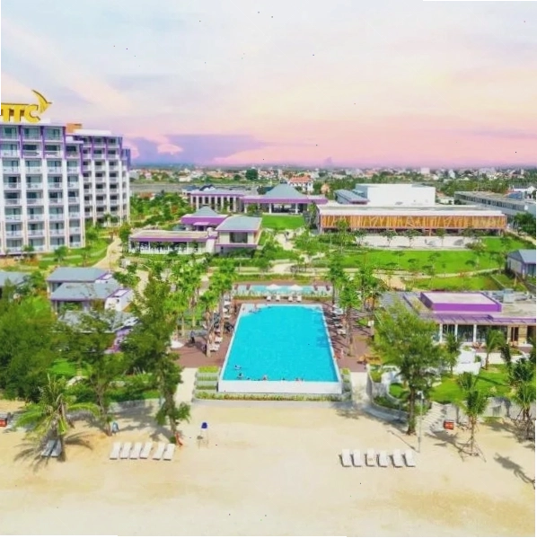 TTC Van Phong Bay Resort với hồ bơi và tiện nghi spa