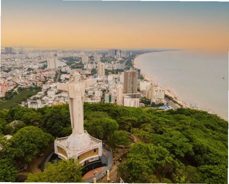 Tượng Chúa Kitô Vua trên đỉnh núi Nhỏ Vũng Tàu