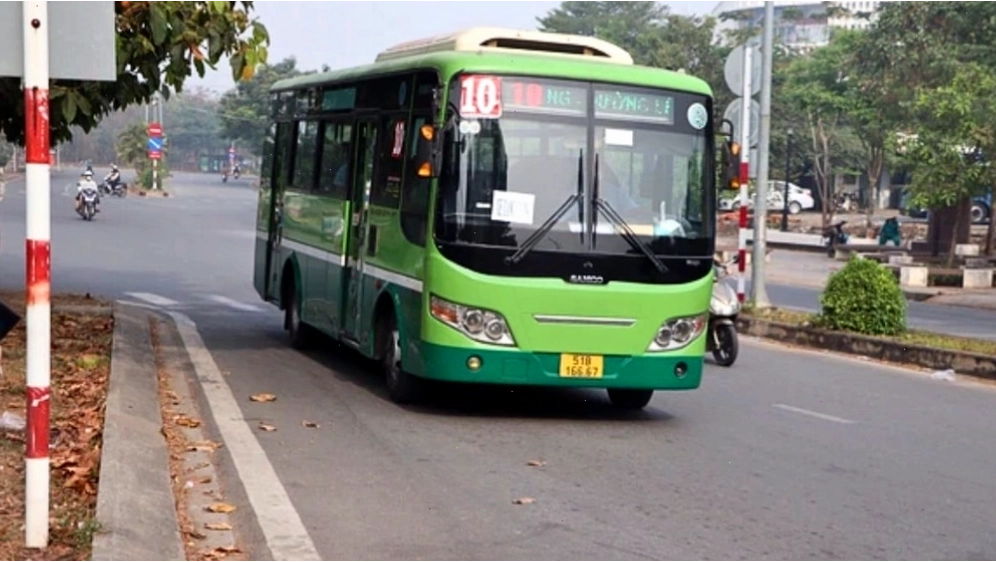 Tuyến xe buýt số 1 giúp bạn dễ dàng đến Công viên 30 tháng 4