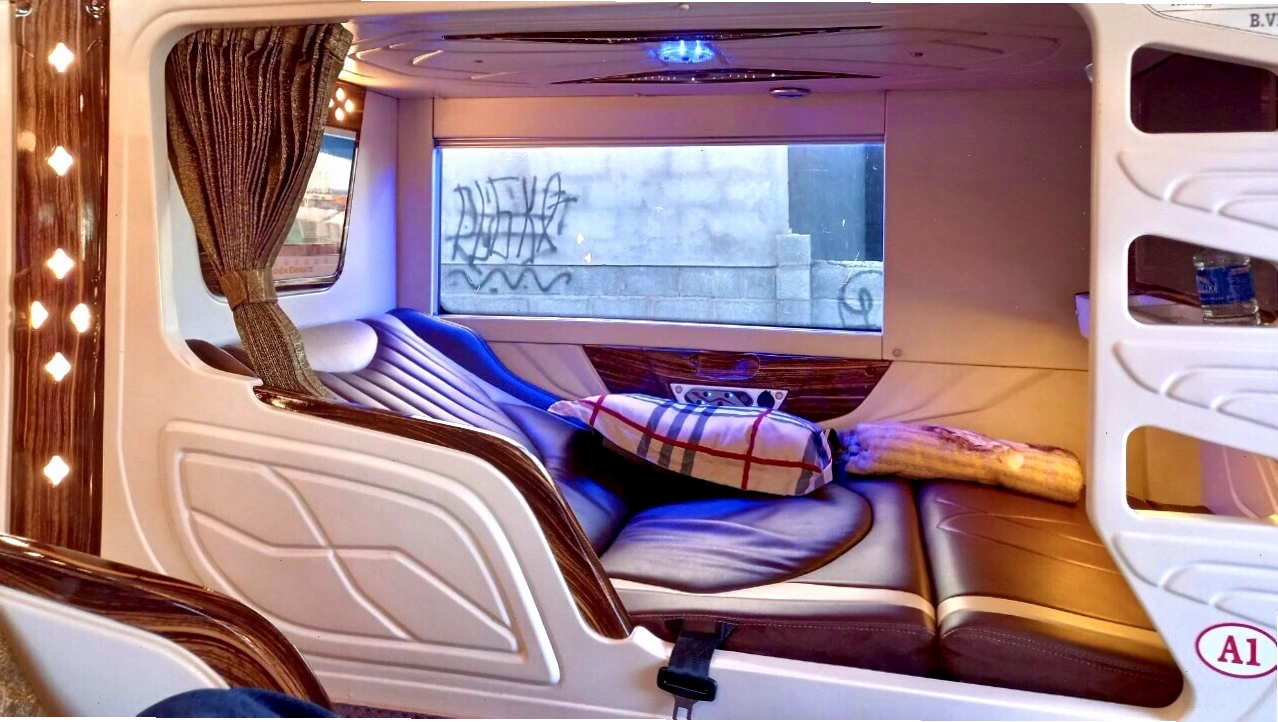 Văn phòng nhà xe Hạnh Cafe - Hà Phương Limousine tại Sài Gòn