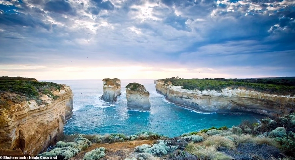 Vẻ đẹp ấn tượng của Công viên quốc gia Port Campbell, Australia với những khối đá vôi đầy màu sắc