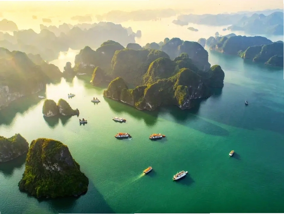 Vẻ đẹp kỳ vĩ của Vịnh Hạ Long