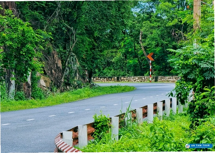 Vẻ đẹp thơ mộng của Suối Tiên Núi Dinh