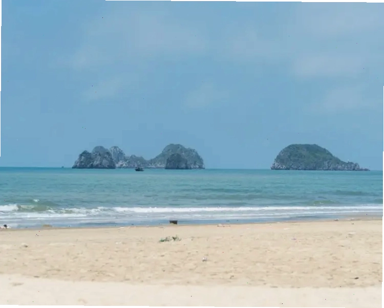 Vẻ đẹp trong xanh của biển Ngọc Vừng